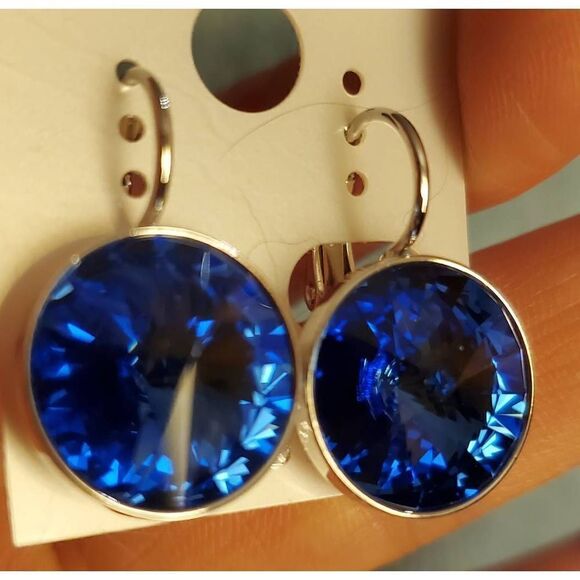 Royal Blue‎ NWT Swarovski Element Earrings. Wedding. Party. New years. Simple. - Picture 1 of 4